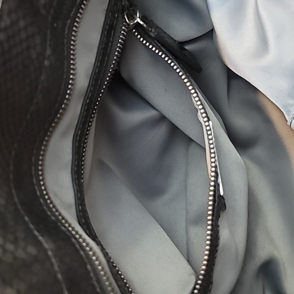 Michael Kors Skorpios Bag - Picture 6 of 11